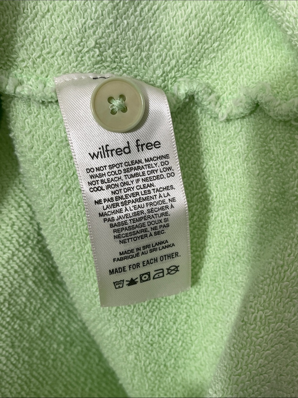Aritzia Wilfred Free Terry
Fleece Shirt - Picture 8 of 9
